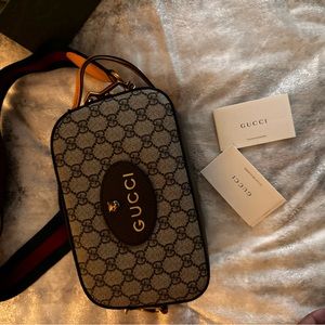 NEO VINTAGE GG SUPREME MESSENGER BAG